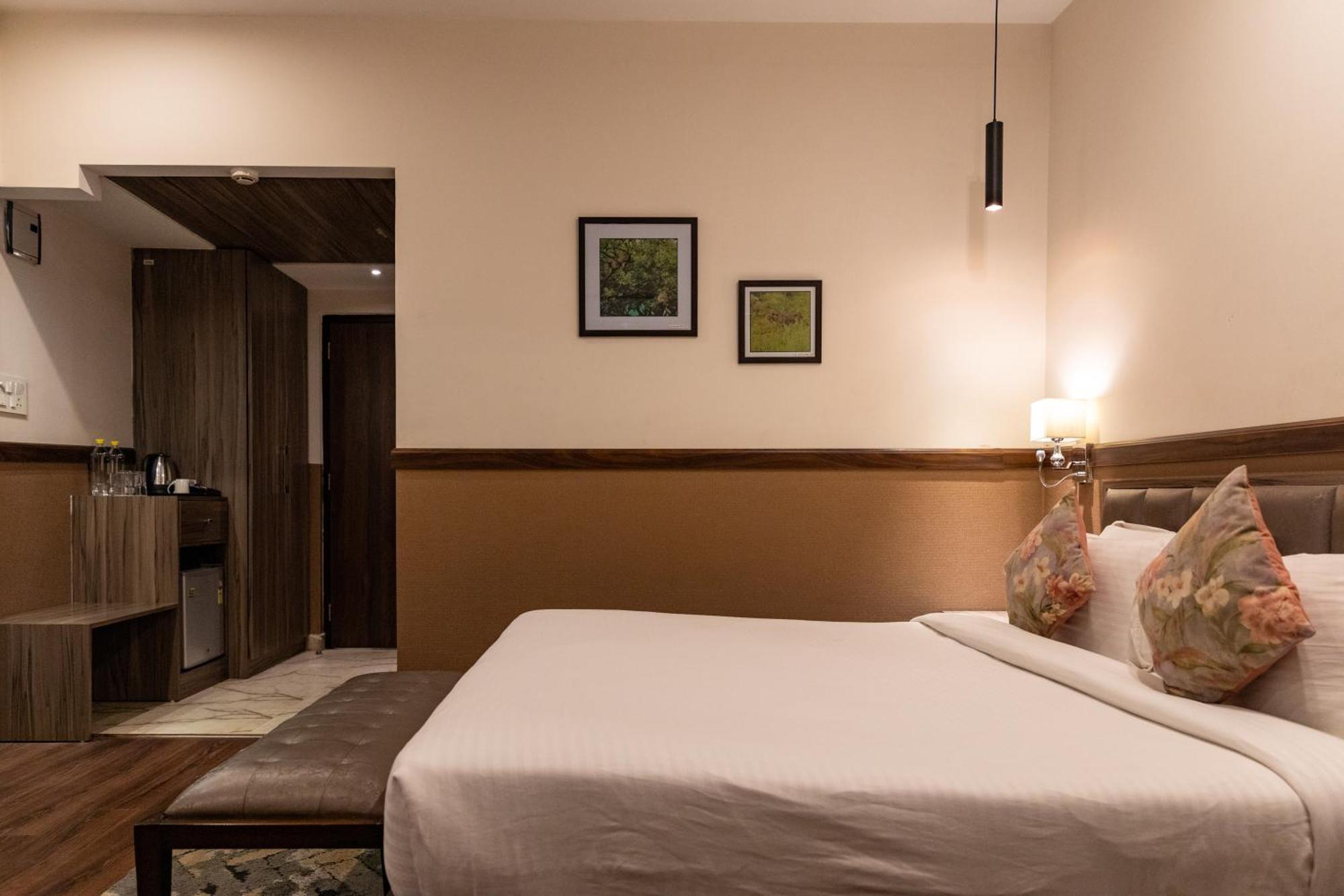 Hotel Alaya Dehradun Exterior foto